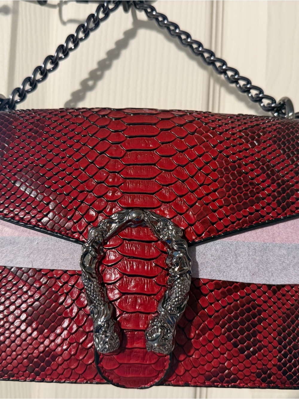 Red Python-Effect Chain Shoulder Bag - Picture 5 of 9